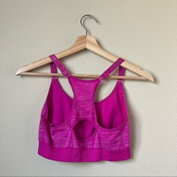 Puma Small Sports Bra Magenta Color - Picture 2 of 2